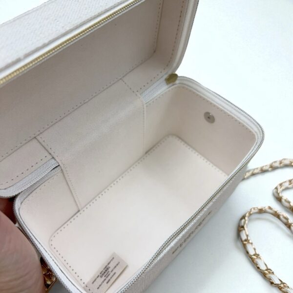 Chanel Beauty 白金化妝箱 DIY 套裝 - Image 3