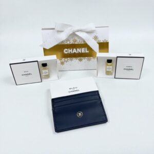 Chanel Beauty 聖誕卡包套裝