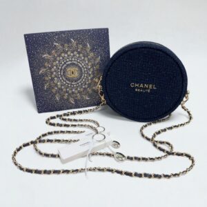 Chanel Beauty 2025年聖誕圓形化妝袋 x N°5 香水鎖匙扣掛飾套裝