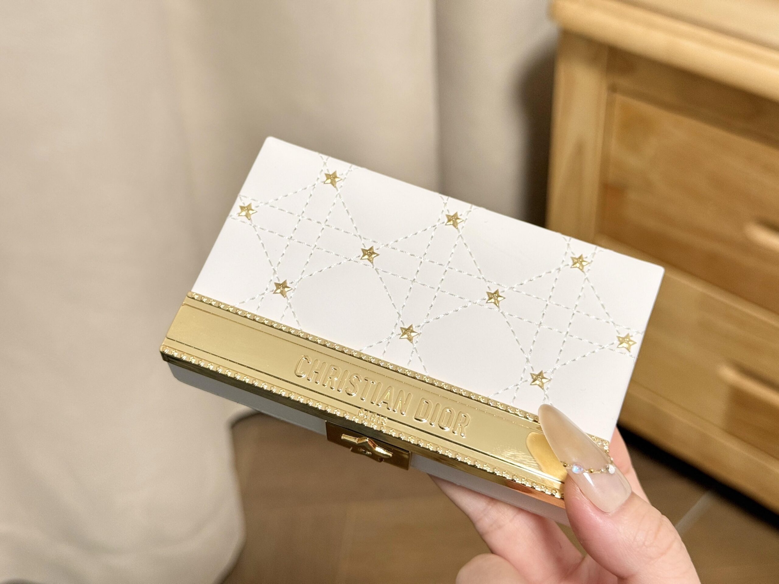 Dior 2025聖誕限定 奇幻星願5色眼影盤 - Image 2