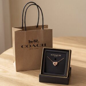 Coach 閃鑽玫瑰金心形頸鏈