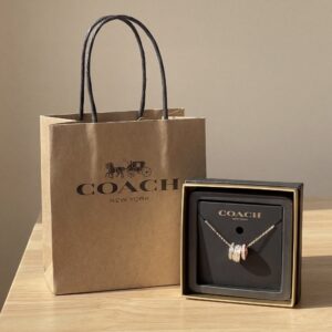 Coach 粉白三環吊墜項鏈